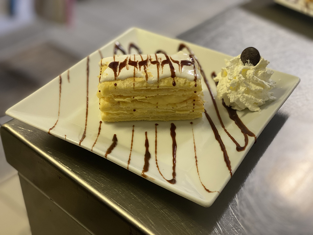 restaurant saint martin de crau-bar arles-hotel alpilles-cuisine maison salon de provence-evenements miramas-restaurant entreprise bouches du rhone